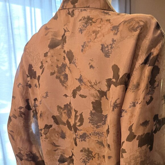 NWOT Gray Floral 100% Silk Button Down Shirt L 12-14 - Picture 4 of 10